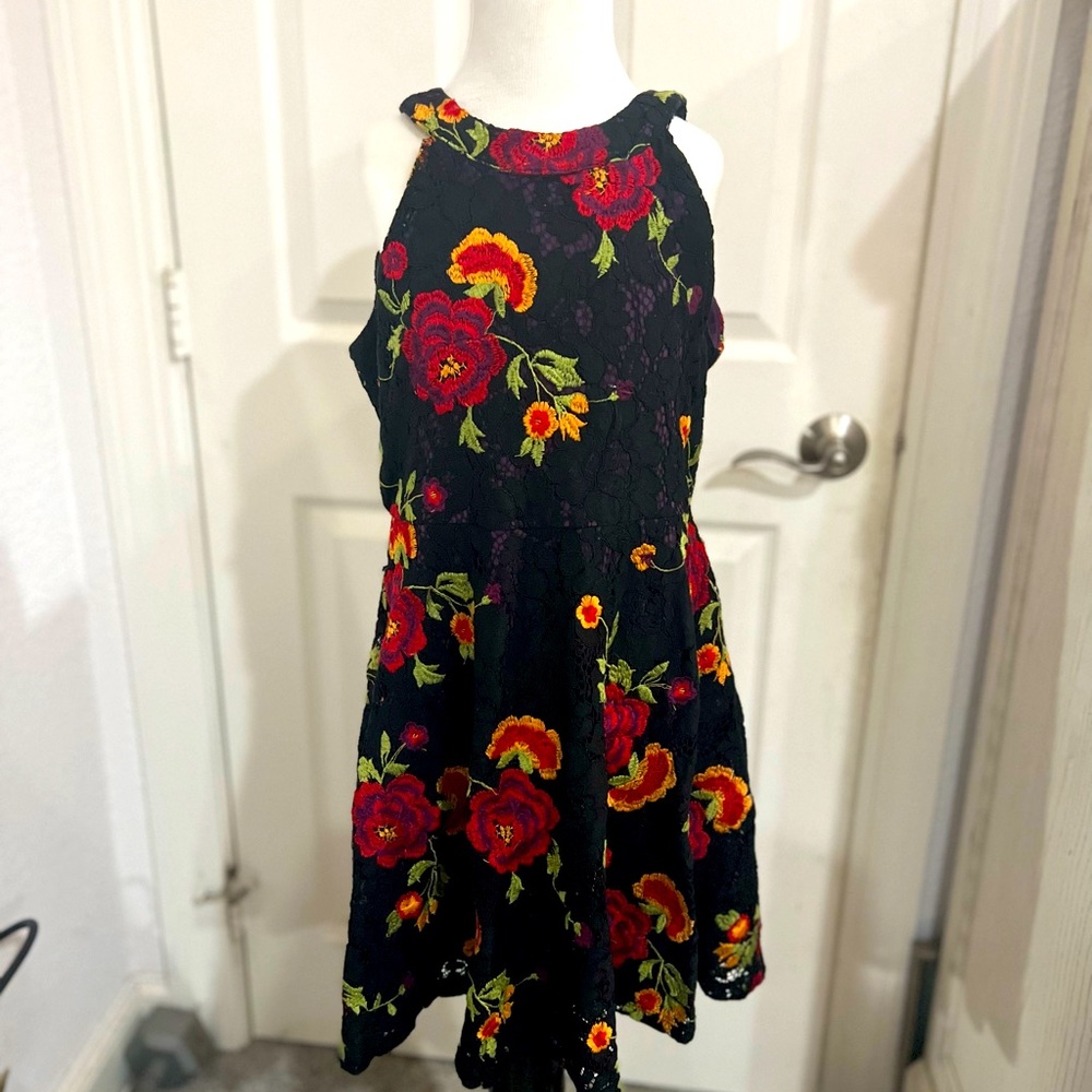 Girls dress embroidered brand- solano